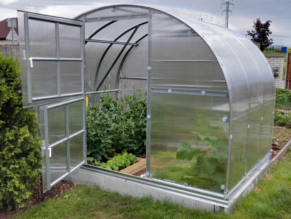 Hobby greenhouse