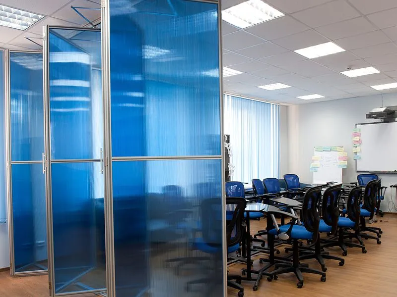 Office polycarbonate partition